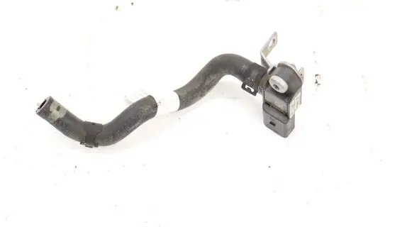 Volkswagen Touran III Reversing light switch sensor 04L145049AA