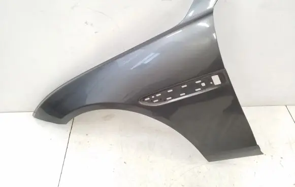 Jaguar XE Fender T4N2637