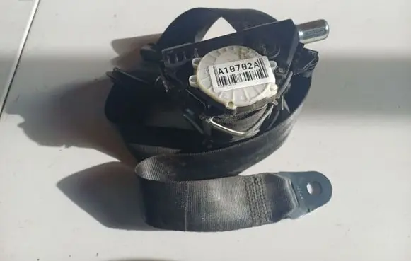 Citroen C5 Front seatbelt 040908