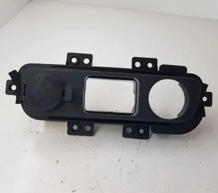 KIA Sportage 12 V Socket (front) 846323U900