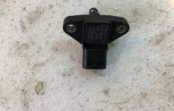 Audi A4 S4 B8 8K Air pressure sensor 038906051J
