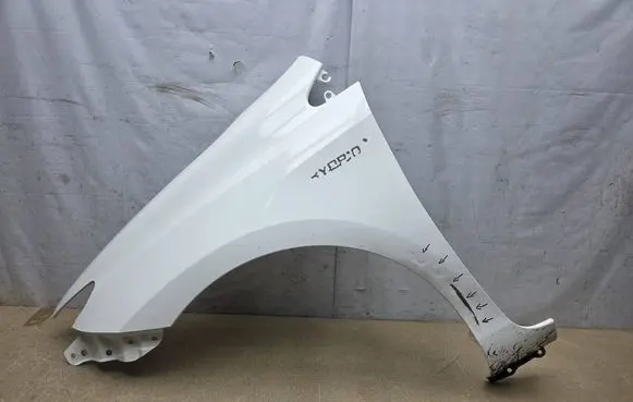 Toyota Auris E180 Fender 