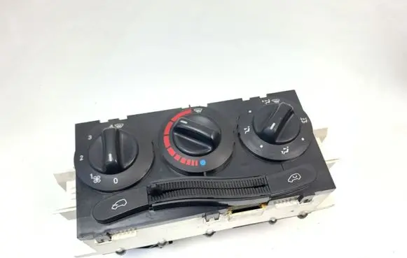 Mercedes-Benz A W168 Climate control unit 1688300385 Q191599