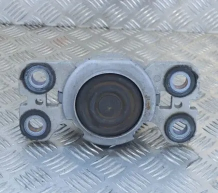 Volvo S60 Engine mount bracket 31401307