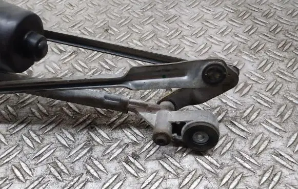Mercedes-Benz R W251 Front wiper linkage 