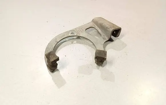 Volkswagen PASSAT B5.5 Secondary air pump holder 3B0131085A