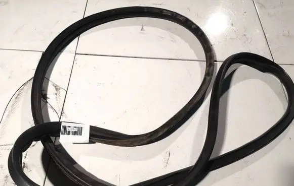 Mitsubishi Lancer X Rubber seal rear door 
