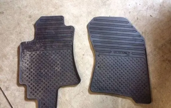 Subaru Tribeca Car floor mat set 