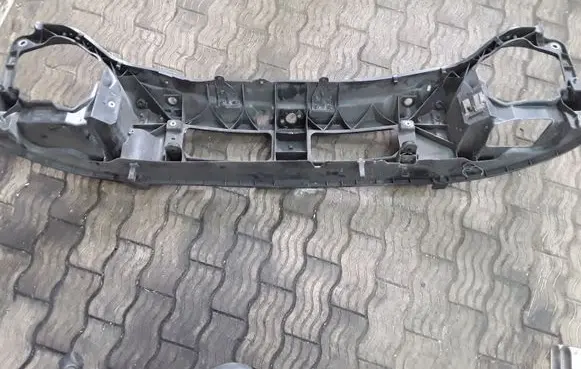 Opel Vivaro Radiator support slam panel 8200411923 93854278 8200411916