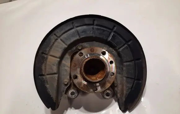 Chrysler 200 Stub axle 