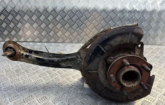 Rear wheel hub spindle/knuckle