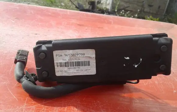 Citroen C6 Aerial antenna amplifier 9653029780
