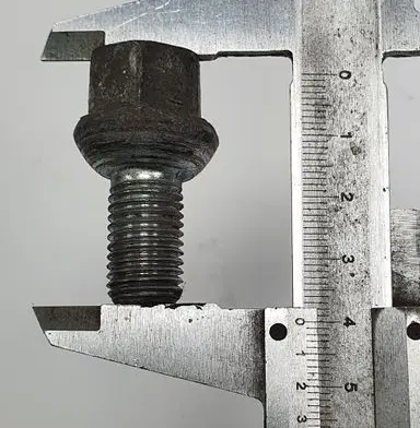 Mercedes-Benz COMPAKT W115 Nuts/bolts 