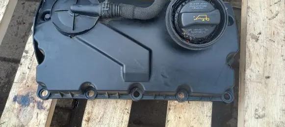 Skoda Octavia Mk2 (1Z) Rocker cam cover 