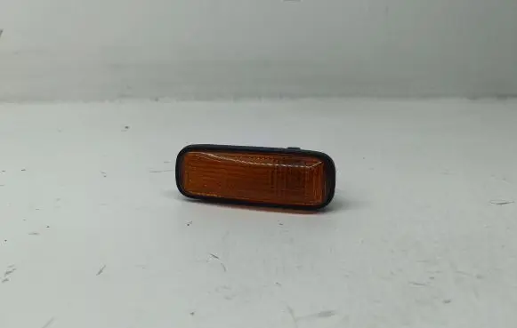 Honda Legend III KA9 Front fender indicator light 6R01391