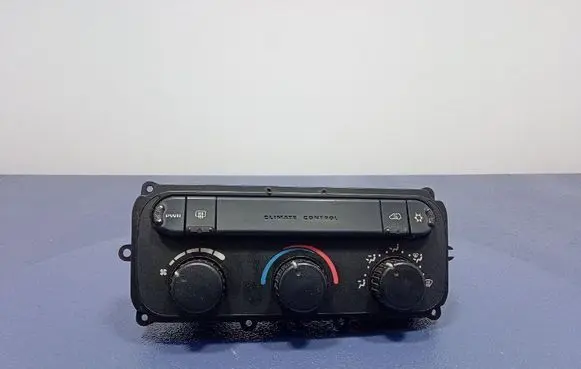 Chrysler Grand Voyager IV Climate control unit 05005001AJ
