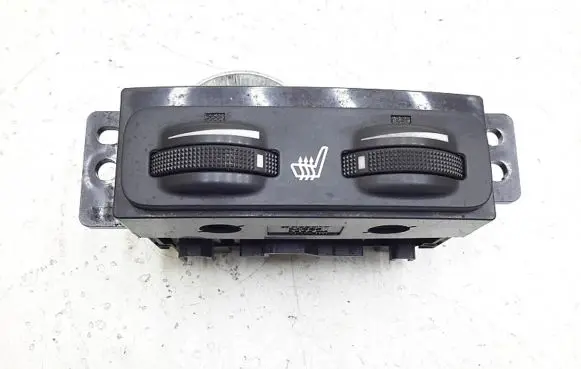 Toyota Avensis T250 Seat heating switch 453417
