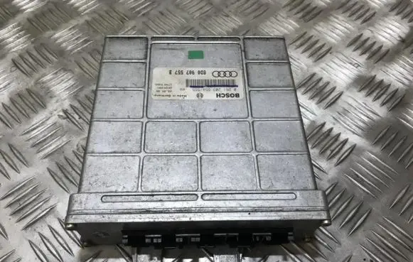 Audi A4 S4 B5 8D Engine control unit/module 0261203554 8d0907557b