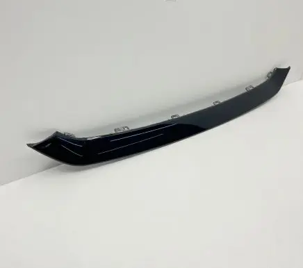 Front bumper splitter molding