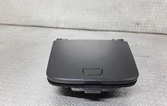 Glove box