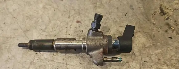 Fuel injector