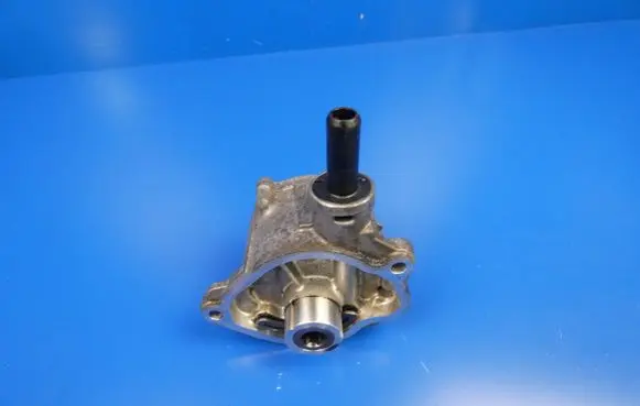 Mercedes-Benz GLA W156 Vacuum pump A6512300465 03065073