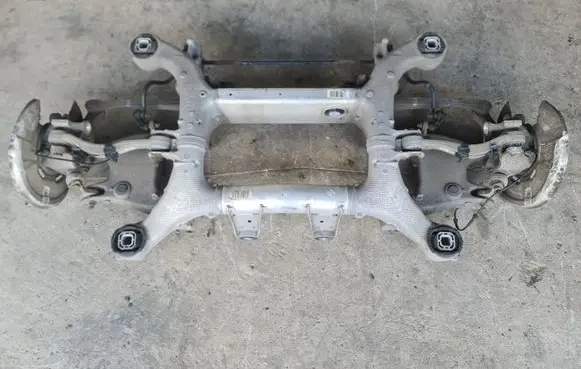 BMW 5 F10 F11 Rear axle beam 6865900 6865899 6798545