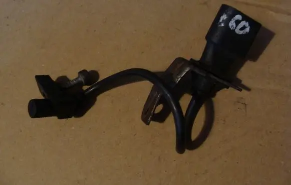 BMW 5 E60 E61 Crankshaft position sensor 0281002