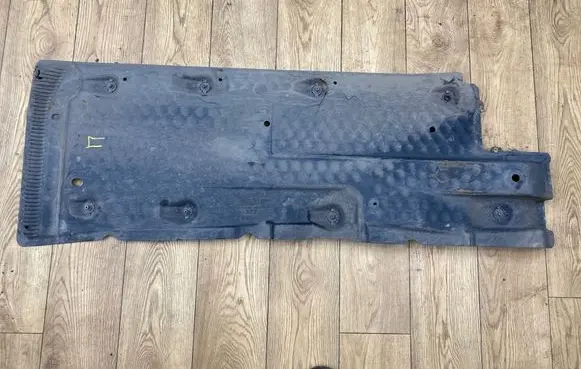 Skoda Octavia Mk2 (1Z) Side bottom protection 1K0825212