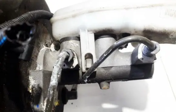 Opel Zafira A Master brake cylinder 32066735