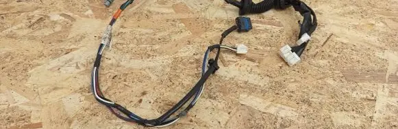 Nissan Navara D40 Front door wiring loom 24125EB801