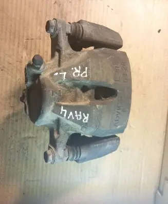 Toyota RAV 4 (XA30) Front brake caliper