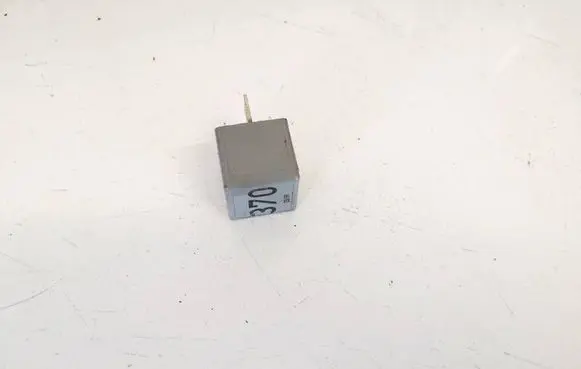 Audi A4 S4 B5 8D Other relay 8d0951253 v23134-j52-x300