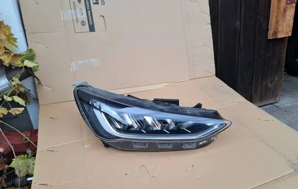 Ford Focus Headlight/headlamp NX7B-13E014-CD NX7B13E014CD