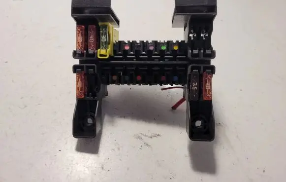 Mercedes-Benz S W221 Fuse module 2215450601 13943272 13943312