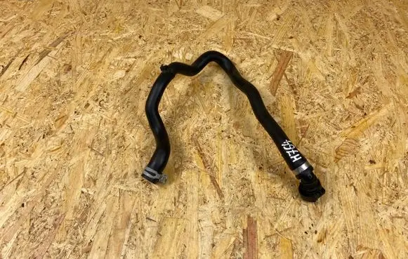 Volvo XC40 Engine coolant pipe/hose 32138746 321387423