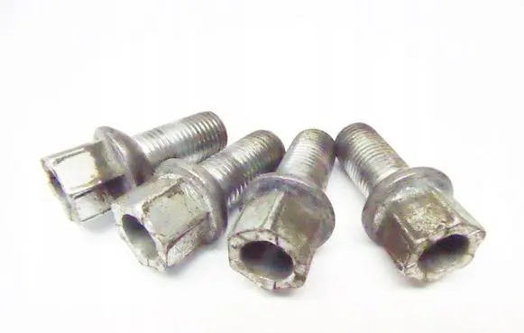 Volkswagen Caddy Nuts/bolts 
