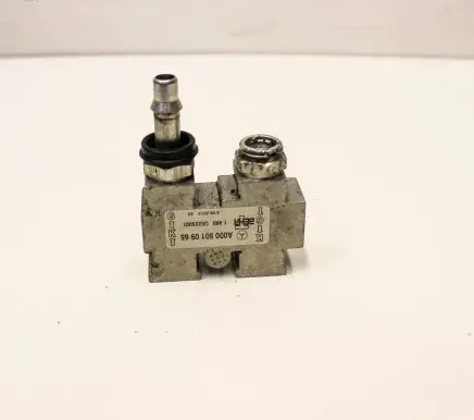 Mercedes-Benz S W221 Thermostat A0005010965