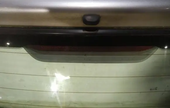 Toyota Avensis Verso Third/center stoplight