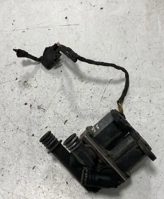 BMW 5 E34 Coolant heater control valve 1147412042