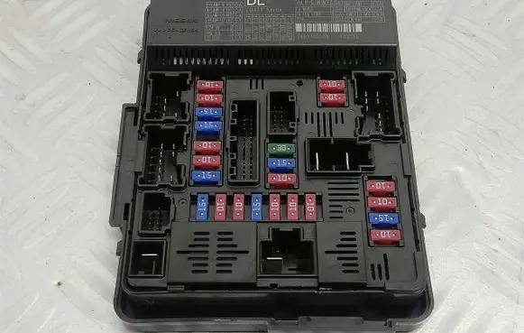 Infiniti Q50 Fuse module 284B73JV0A