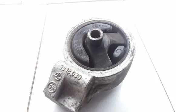 Mitsubishi Carisma Gearbox mount 3318030