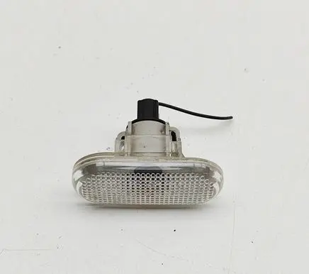 Opel Vivaro Front fender indicator light 93452328