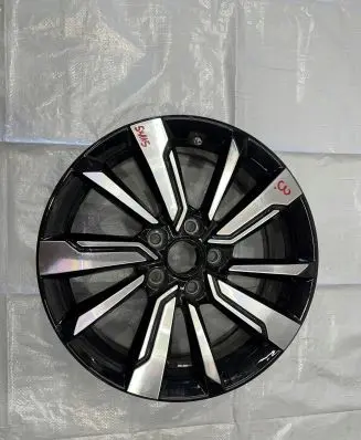 Suzuki SX4 S-Cross R17 alloy rim 