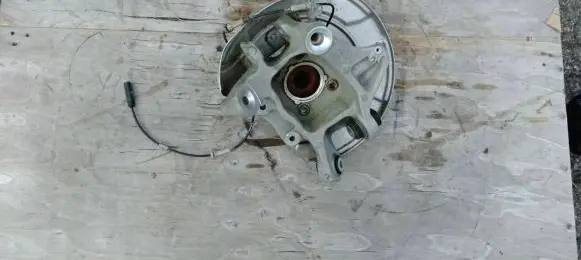 BMW 5 G30 G31 Rear wheel hub 6866338