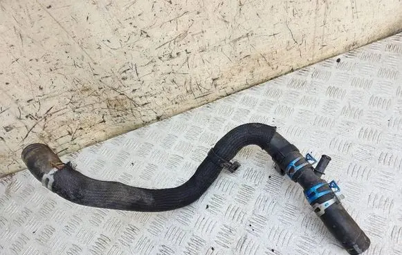 Toyota Auris E180 Engine coolant pipe/hose 923768