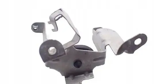 Volkswagen Touareg II Fuel filter bracket/mount holder 7P6127224B