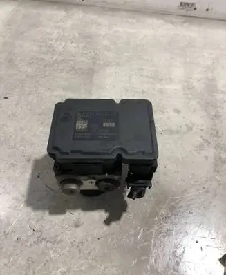 Mercedes-Benz C W204 ABS Pump A2045455432 A2044312512