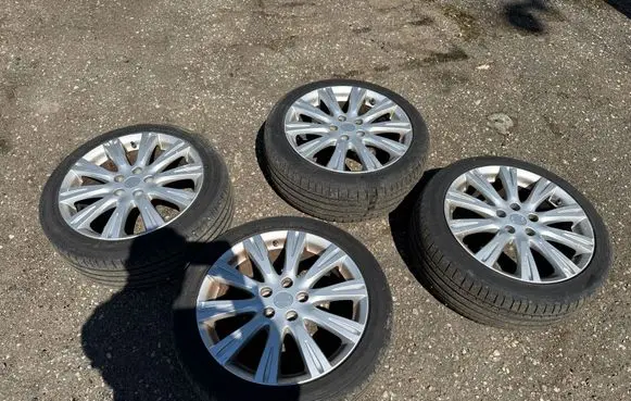 Renault Latitude (L70) R18 alloy rim 