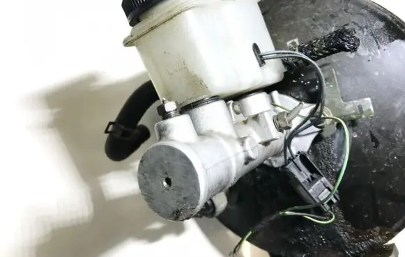 Mazda 626 Master brake cylinder